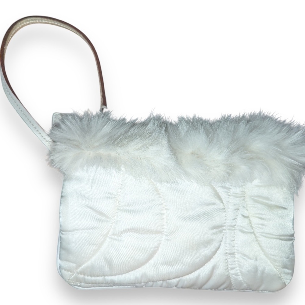 AUTH COACH NEW ARCHIVAL SKI POUCHETTE 🎿WRISTLET IN SATIN NYLON QUILTED WHITE FUR - Picture 2 of 6
